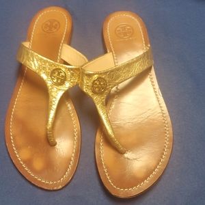 Tory Burch sz 7.5 croc embossed thong sandal gold